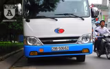 [Ảnh] Chiếc xe khách mắc kẹt trên cầu vượt Thái Hà khiến nghìn người chôn chân