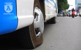 [Ảnh] Chiếc xe khách mắc kẹt trên cầu vượt Thái Hà khiến nghìn người chôn chân