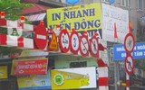 [Ảnh] Chiếc xe khách mắc kẹt trên cầu vượt Thái Hà khiến nghìn người chôn chân