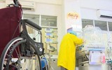Cuộc trùng phùng đầy nước mắt của người mẹ ung thư và con trai Bình An