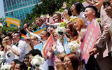 [Ảnh] Xúc động đám cưới đồng giới đầu tiên của hơn 500 cặp đôi Đài Loan