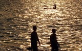 [ẢNH] Nắng nóng cao điểm: Người Hà Nội 