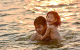 [ẢNH] Nắng nóng cao điểm: Người Hà Nội 