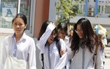 Nữ sinh Hà thành rạng rỡ sau khi hoàn thành kì thi THPT Quốc gia 2019