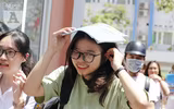 Nữ sinh Hà thành rạng rỡ sau khi hoàn thành kì thi THPT Quốc gia 2019