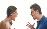 [ẢNH] Bị bạo hành gia đình: Cần ứng xử như thế nào?