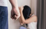 [ẢNH] Bị bạo hành gia đình: Cần ứng xử như thế nào?