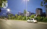 [Ảnh] Lòng đường Láng bị chiếm làm nơi dừng đỗ xe, bán hàng sai luật