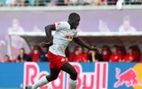 [ẢNH] Chuyển nhượng bóng đá quốc tế ngày 6-8: Man City bán Sane với mức giá kỷ lục