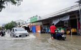 [ẢNH] Phú Quốc ngập lịch sử: Người dân chật vật di tản, giao thông chia cắt