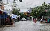 [ẢNH] Phú Quốc ngập lịch sử: Người dân chật vật di tản, giao thông chia cắt