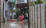 [ẢNH] Phú Quốc ngập lịch sử: Người dân chật vật di tản, giao thông chia cắt
