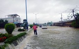 [ẢNH] Phú Quốc ngập lịch sử: Người dân chật vật di tản, giao thông chia cắt