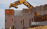 Cận cảnh bức tường biên giới Mexico - Mỹ của Tổng thống Donald Trump