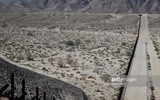 Cận cảnh bức tường biên giới Mexico - Mỹ của Tổng thống Donald Trump