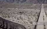 Cận cảnh bức tường biên giới Mexico - Mỹ của Tổng thống Donald Trump