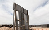 Cận cảnh bức tường biên giới Mexico - Mỹ của Tổng thống Donald Trump
