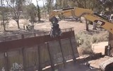 Cận cảnh bức tường biên giới Mexico - Mỹ của Tổng thống Donald Trump