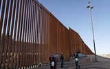 Cận cảnh bức tường biên giới Mexico - Mỹ của Tổng thống Donald Trump