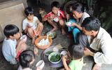 Cuộc sống đói nghèo trong những gia đình 
