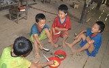 Cuộc sống đói nghèo trong những gia đình 