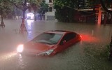 Thái Nguyên ngập lụt kỷ lục, ô tô 
