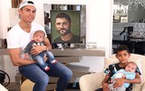 Ronaldo bật khóc hé lộ cuộc sống nổi tiếng 