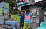Dân nghèo Philippines chen chúc 