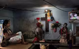 Dân nghèo Philippines chen chúc 