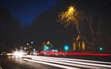 [ẢNH] Nguy hiểm khôn lường khi bật đèn pha không đúng cách