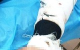 [ẢNH] Nguy hiểm chết người của việc dùng điện thoại khi sạc