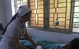 [ẢNH] Nguy hiểm chết người của việc dùng điện thoại khi sạc