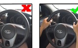 [ẢNH] Cách thoát chết trong gang tấc khi ô tô lao xuống nước