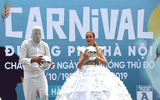 [ẢNH] Phố đi bộ Hồ Gươm tưng bừng sắc màu trong Carnival đậm chất Mỹ-Latin