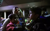 [ẢNH]: Đau lòng cuộc sống bấp bênh của các em nhỏ trong cuộc chiến ở đông bắc Syria