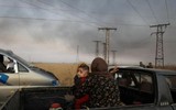 [ẢNH]: Đau lòng cuộc sống bấp bênh của các em nhỏ trong cuộc chiến ở đông bắc Syria