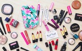 [ẢNH] Khác biệt thú vị giữa quà tặng 20-11 xưa và nay