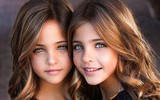 [ẢNH] Giải mã sức cuốn hút của cặp mẫu nhí song sinh 