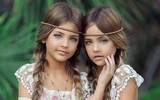 [ẢNH] Giải mã sức cuốn hút của cặp mẫu nhí song sinh 