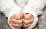 [ẢNH] Những cách giữ ấm tay, chân vào mùa đông