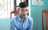 [ẢNH] Vụ người lạ bôi mặt, cầm đầu gà ăn xin: Cảnh giác những trò bịa đặt xấu xí