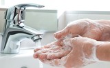 [ẢNH] Những thói quen xấu trong bếp có thể ảnh hưởng nghiêm trọng tới sức khỏe