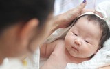 [ẢNH] Hạ sốt an toàn cho trẻ bằng các mẹo dân gian