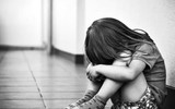 [ẢNH] Bạo hành trẻ em: Cần chế tài xử phạt thích đáng