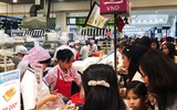 [ẢNH] Khoảng khắc người dân Hà Nội, TP.HCM tưng bừng tận hưởng năm mới 2020