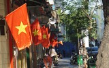 [ẢNH] Khoảng khắc người dân Hà Nội, TP.HCM tưng bừng tận hưởng năm mới 2020