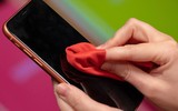 [ẢNH] Những sai lầm tai hại nhiều người mắc phải khiến smartphone nhanh hỏng