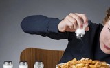 [ẢNH] Những hậu quả cơ thể gặp phải khi ăn quá mặn