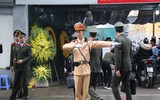 [ẢNH] Công tác đảm bảo ANTT, ATGT bên ngoài nhà tang lễ diễn ra như thế nào?