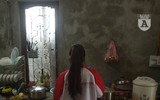 [ẢNH] Nụ cười lạc quan của nữ sinh Ngoại Thương trước cái Tết 